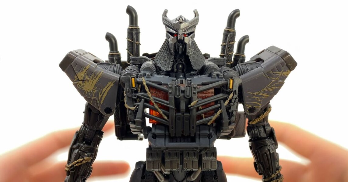 In Hand Image Of  Studio Series Rise Of The Beasts Scourge  (22 of 49)